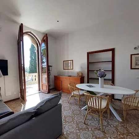 La Vista Apartment